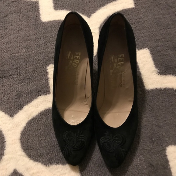 Authentic Ferragamo Heels sz 6 - Picture 1 of 5